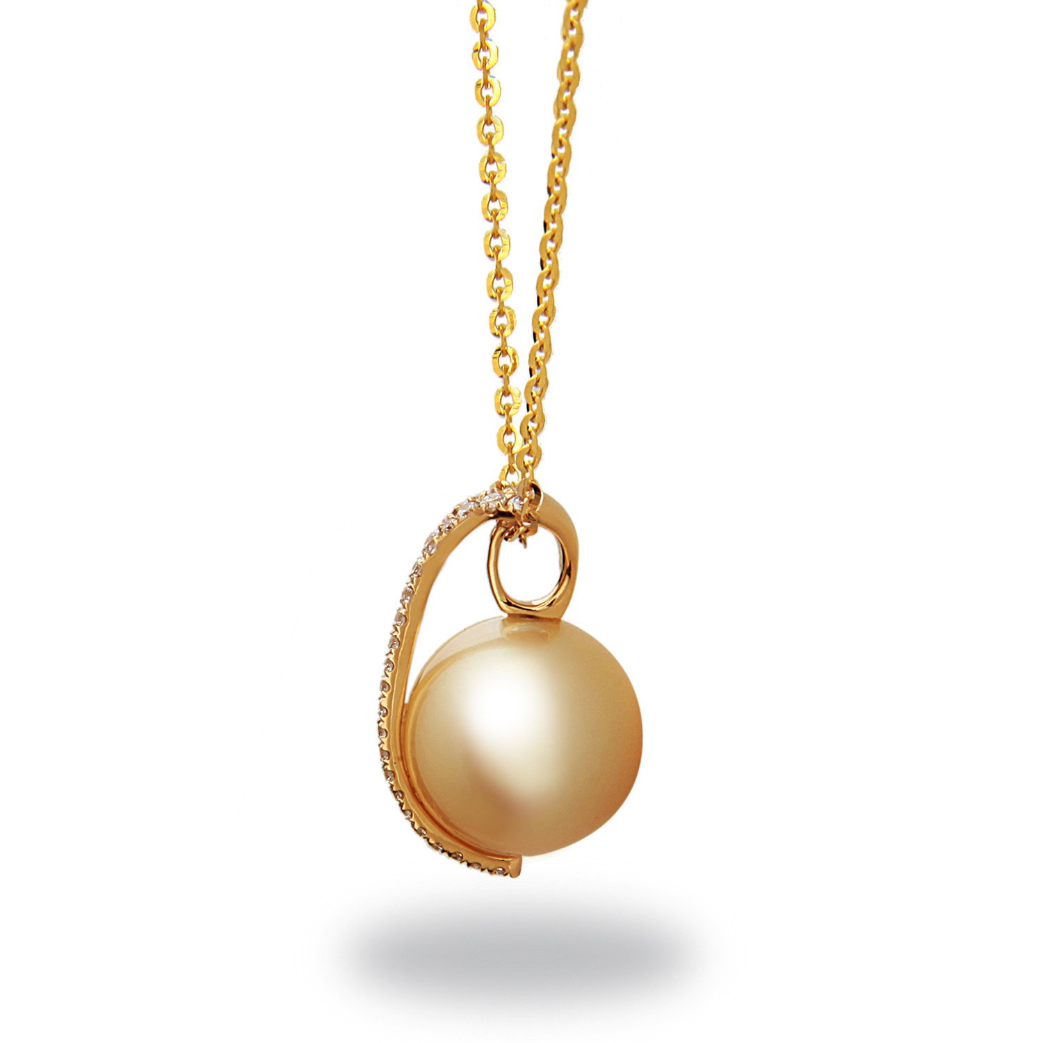 18 Kt Yellow Gold South Sea Diamond Pendant