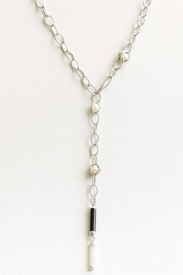 Noir Lumiere Lariat Necklace