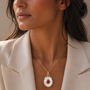 Rose Lumiere Pearl Pendant